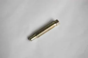 Болт-съемник катка 34039-3901077