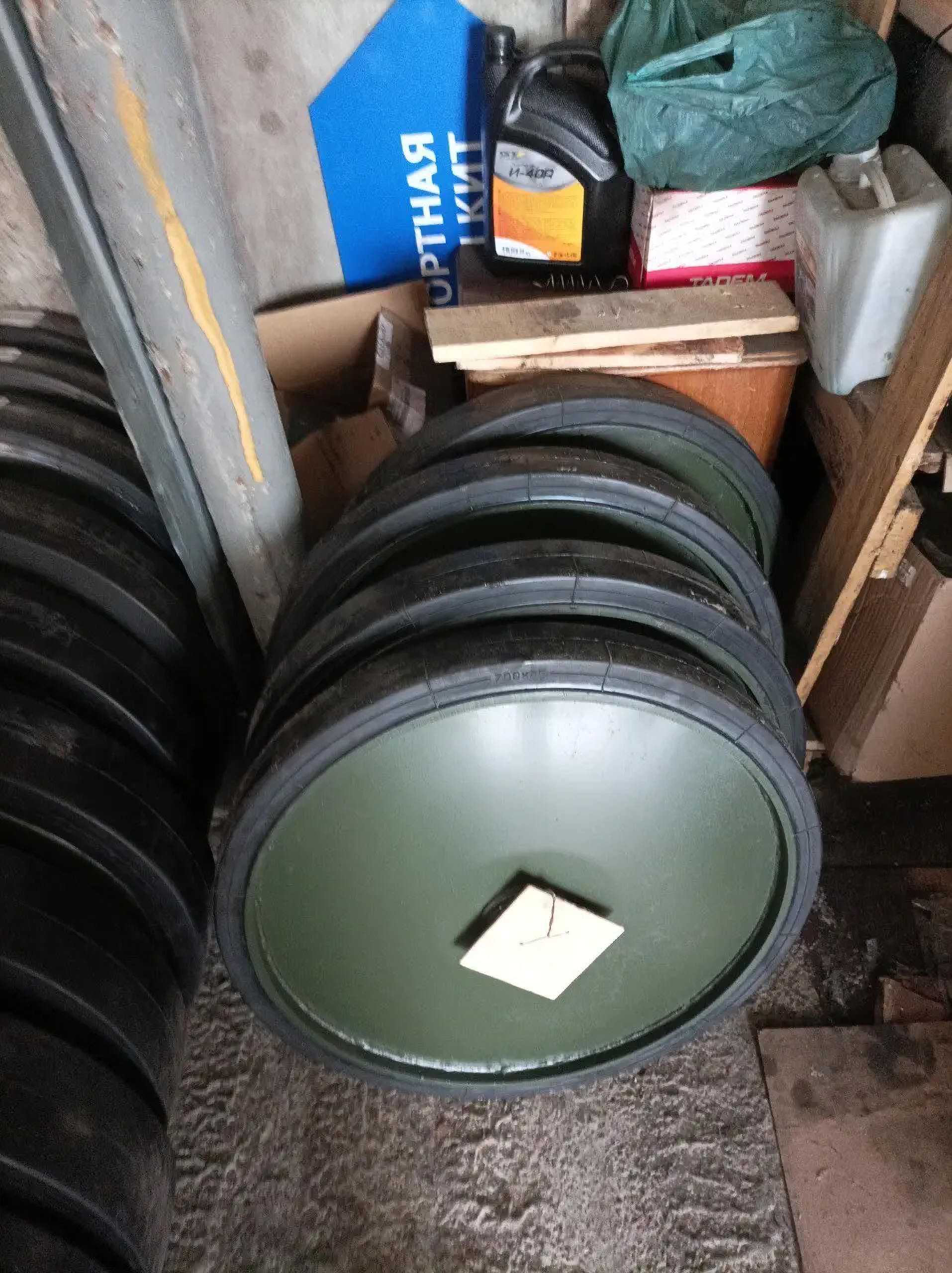 Каток опорный с резиной в сборе 47-3204005-А2