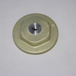 Крышка ступицы катка ленивца в сборе 71-3205020-02