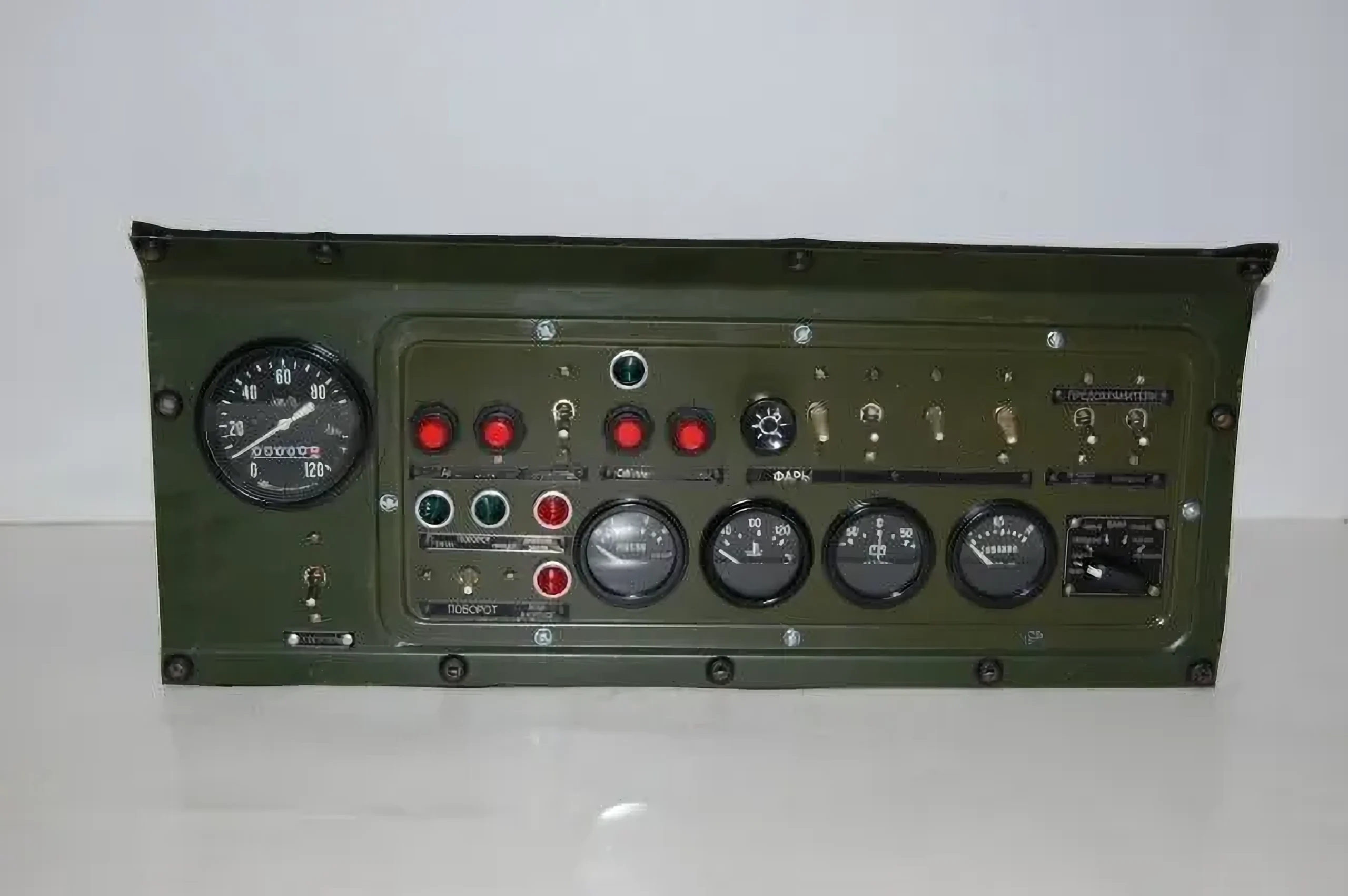 Щиток приборов 34039-3805010