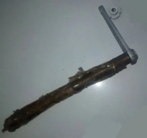 Валик выключения сцепления с рычагом 8.12.012